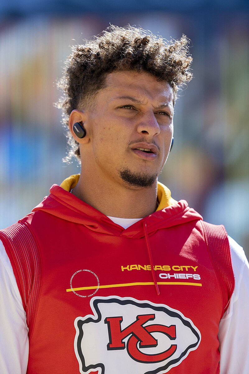 519 – 90s Music, Patrick Mahomes, and Owning a Ferrari